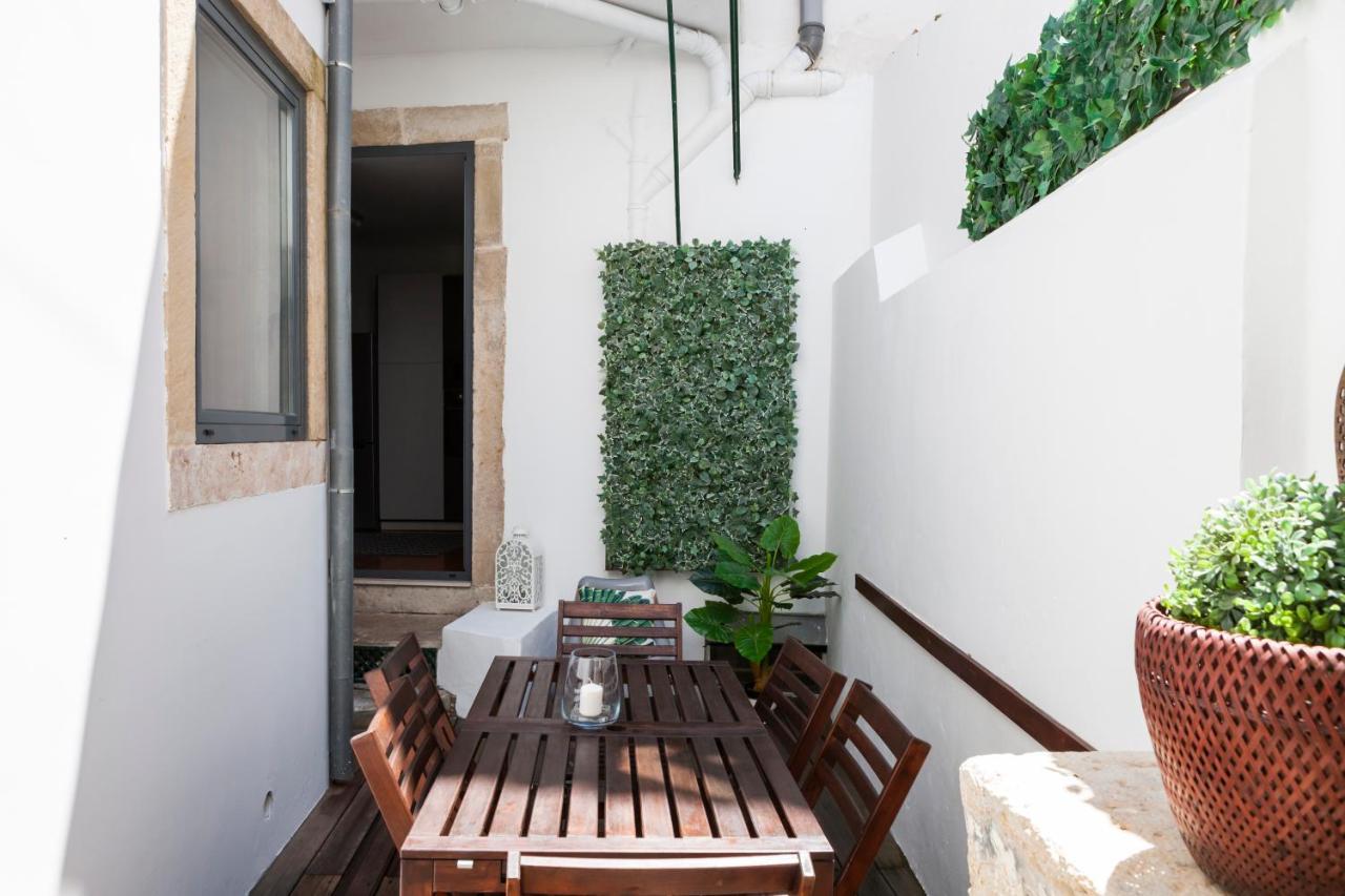 Alfama Terrace Apartment With Authentic XVIII Tiles And Historic Notes 3 Bedrooms & 2 Bathrooms Ac Lisbon Luaran gambar