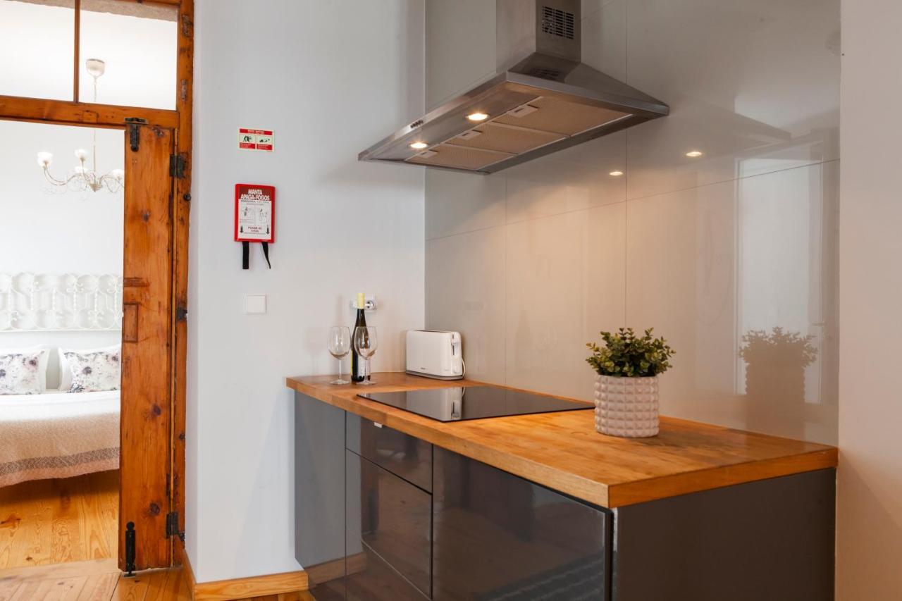 Alfama Terrace Apartment With Authentic XVIII Tiles And Historic Notes 3 Bedrooms & 2 Bathrooms Ac Lisbon Luaran gambar