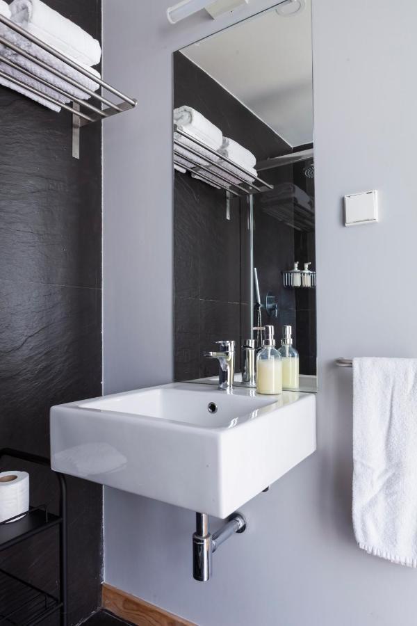 Alfama Terrace Apartment With Authentic XVIII Tiles And Historic Notes 3 Bedrooms & 2 Bathrooms Ac Lisbon Luaran gambar