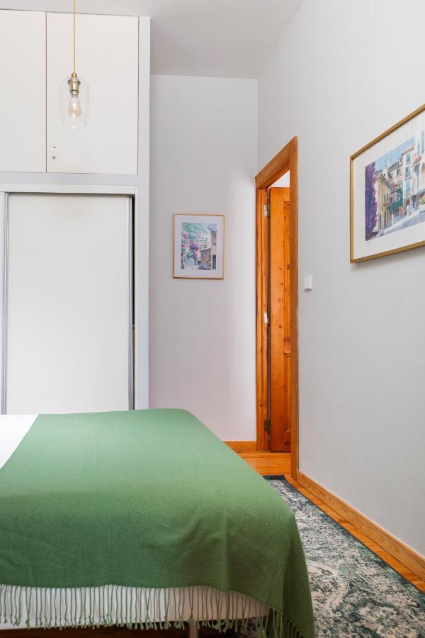 Alfama Terrace Apartment With Authentic XVIII Tiles And Historic Notes 3 Bedrooms & 2 Bathrooms Ac Lisbon Luaran gambar